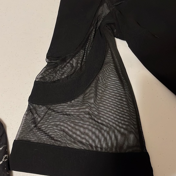 Boston Proper black cold shoulder top, sz xxs - Picture 4 of 8